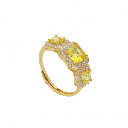 Sterling Silver Ring in Yellow Gold with 3 Yellow Zirconia. Photo Nr. 1