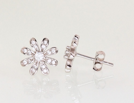 Silver stud earrings. Photo Nr. 1