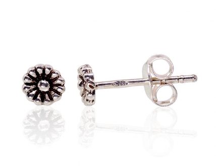 Silver stud earrings. Photo Nr. 1